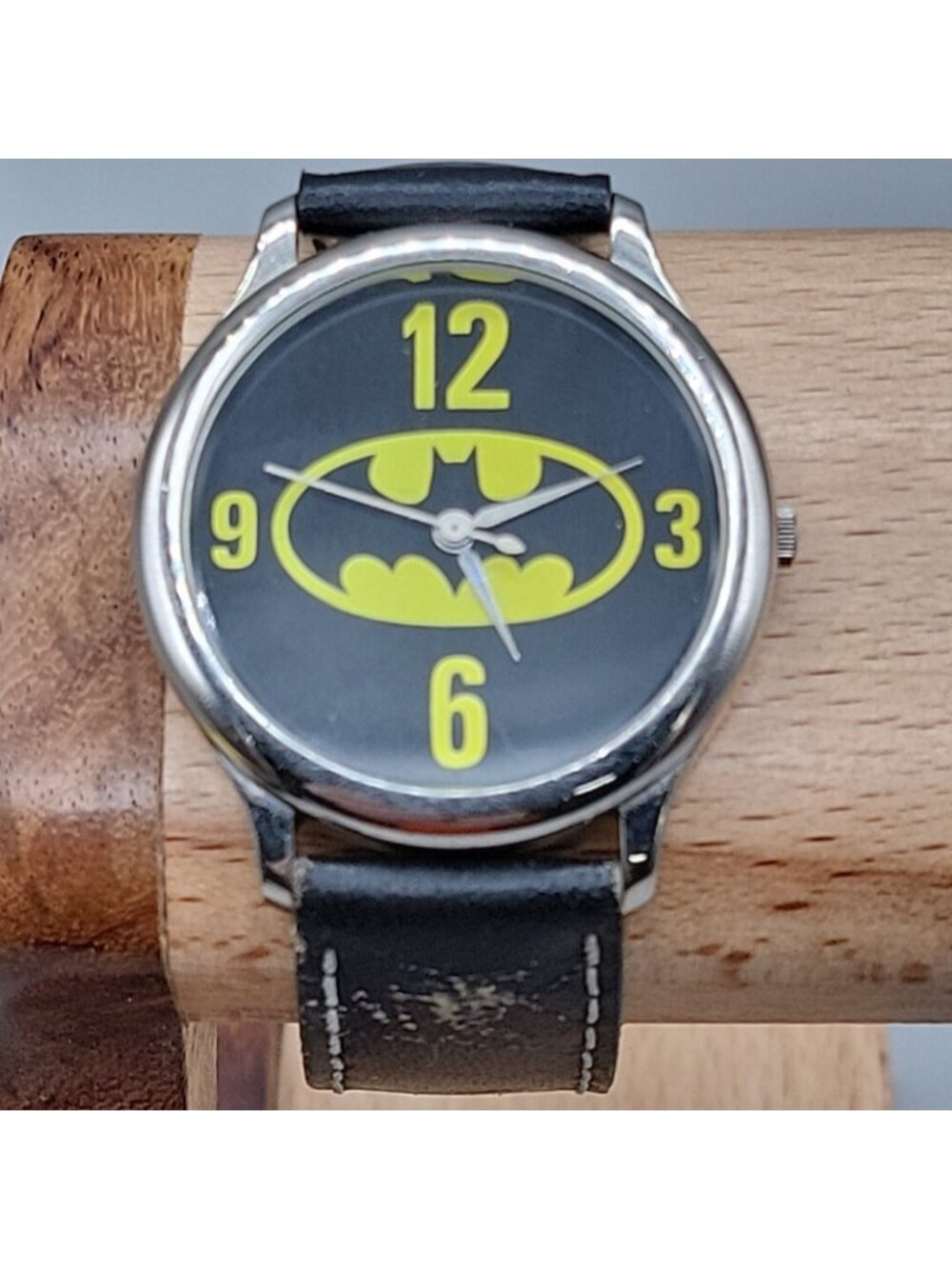 DC COMICS by 1989 Fossil Batman Unisex Watch 7.5 Black Leather Band 36mm BA-6315 - Picture 4 of 16